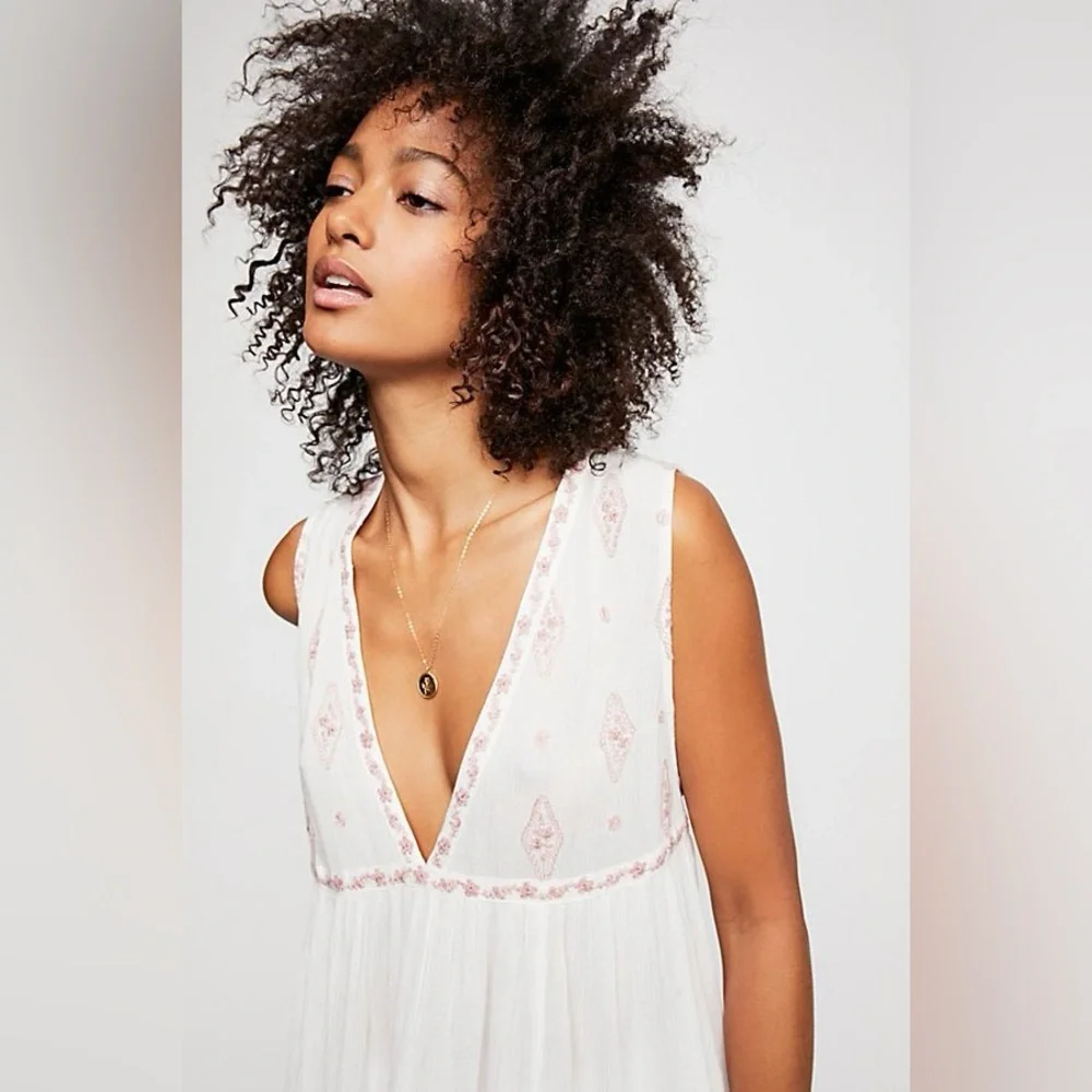FREE PEOPLE SLEEVELESS DIAMOND
EMBROIDERED TOP - Picture 1 of 14
